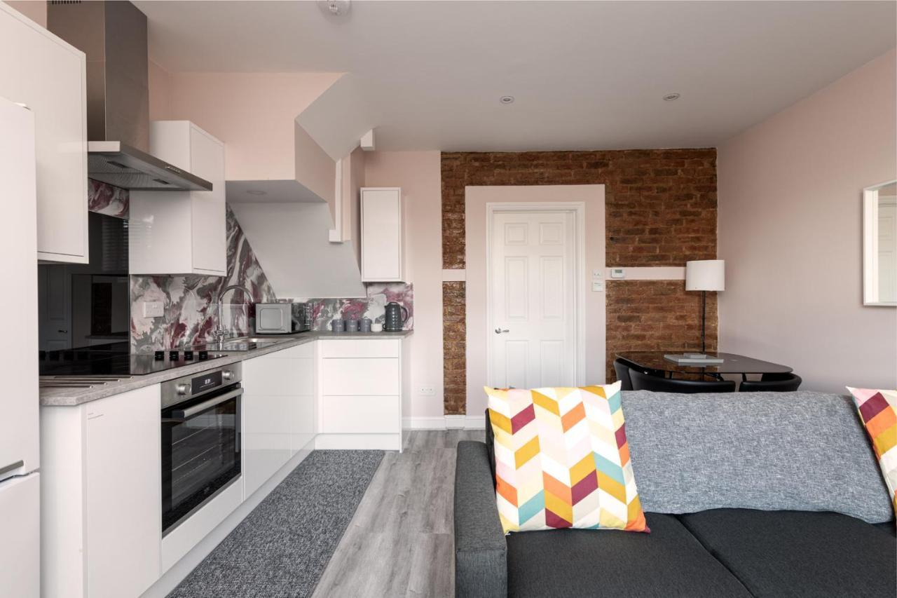 Cool, Calm & Contractor-Approved - Summer Stays Open - Apartment D Gillingham  Ngoại thất bức ảnh